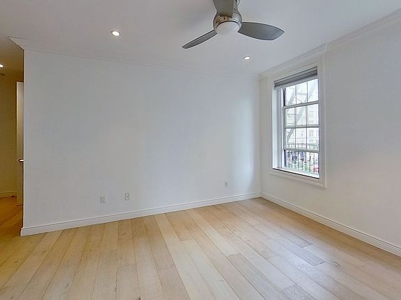 4th image of 115 Henry St #7D