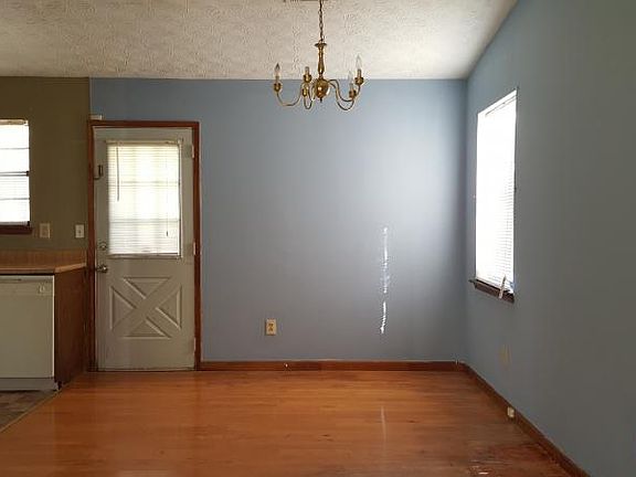 5th image of 243 Montego Cir