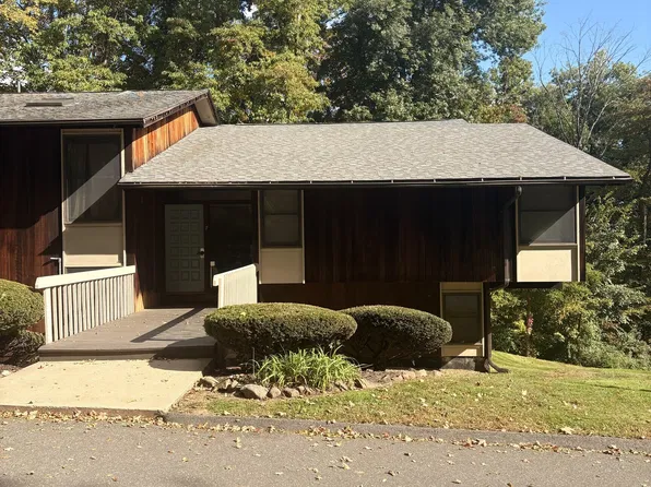 7-A Country Squire Drive #7A, Cromwell, CT 06416