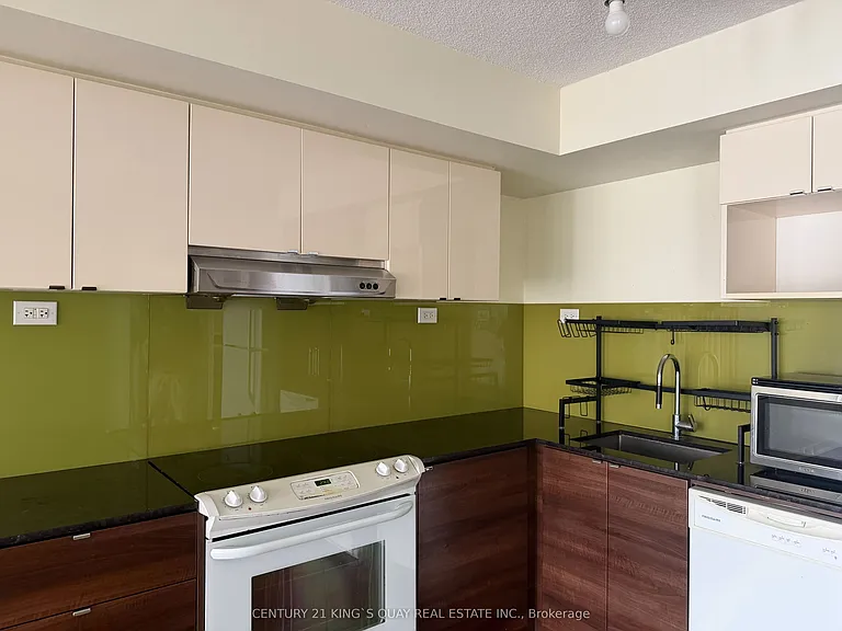 121 McMahon Dr #803 — Photo 5