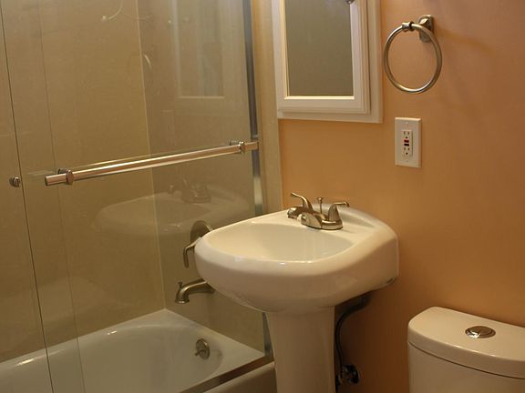 5th image of 259 Selwyn Dr Front 257