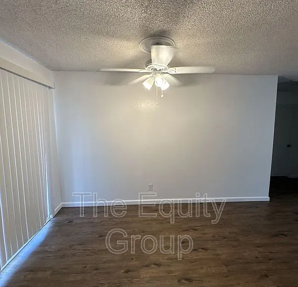 907 S Demaree St — Photo 7