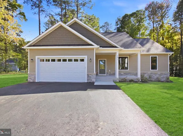 191 Seagull Ct, Montross, VA 22520