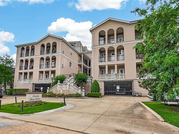 2nd image of 58 Briar Hollow Ln APT 204