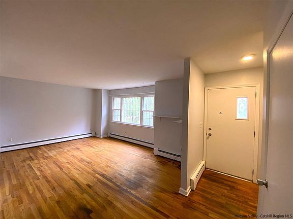 4th image of 109 Kent Ct