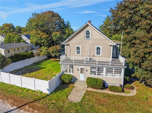 19 River Ave, West Warwick, RI 02893