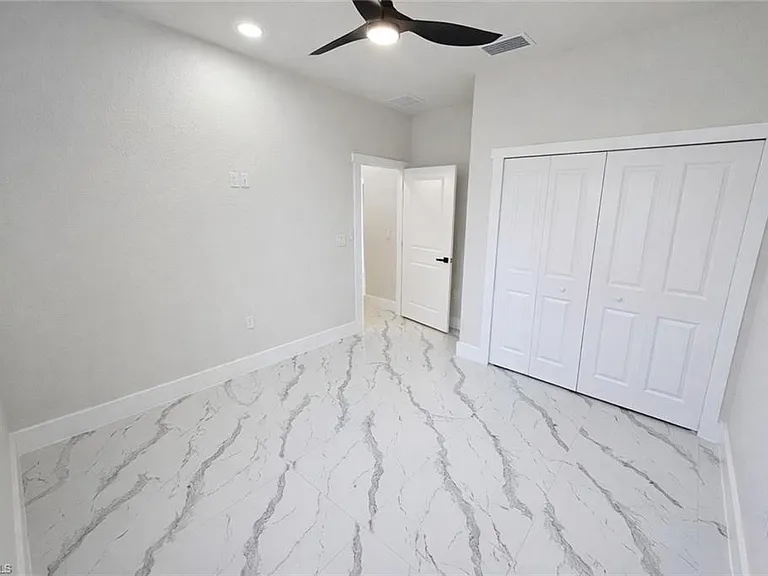 2423 Milton Ave S — Photo 25
