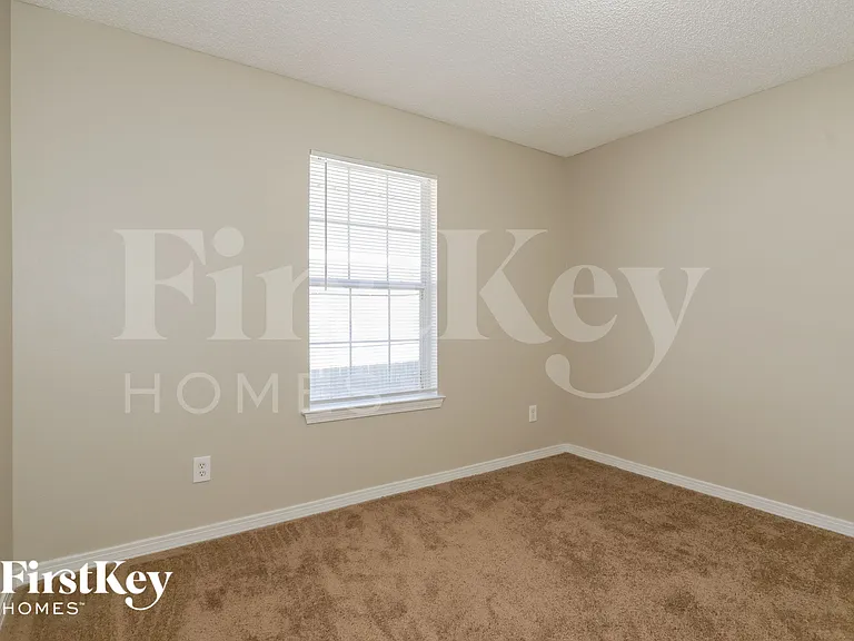 2047 Eclipse Dr — Photo 12