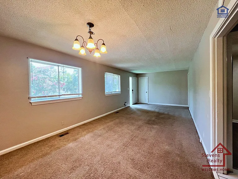 409 Donaldson Rd — Photo 2