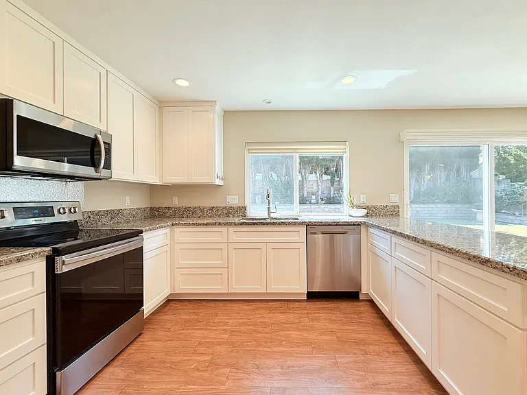 15338 Nantes Cir — Photo 11