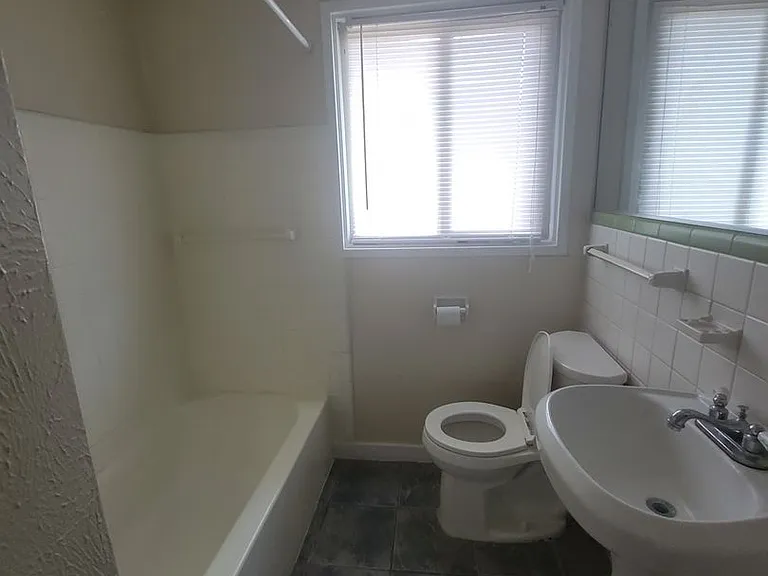3806 Gilbert Dr #C — Photo 14