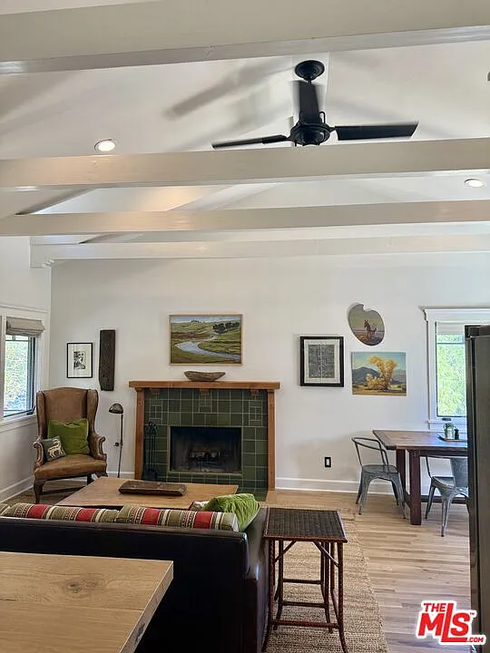 2 bed, 1.0 bath, 770 sqft, $5,500 — Photo 3