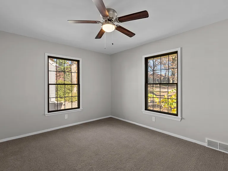 8977 Big Bend Blvd — Photo 17