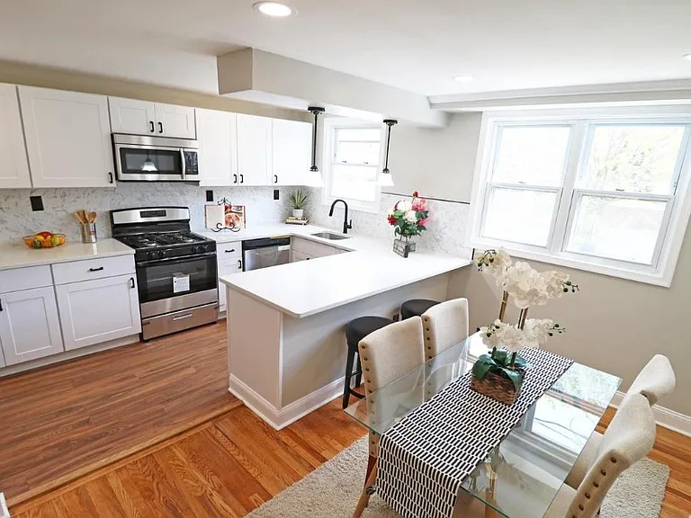 227.1 Gramercy Dr — Photo 9