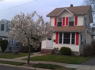 147 Gray St, Teaneck, NJ 07603