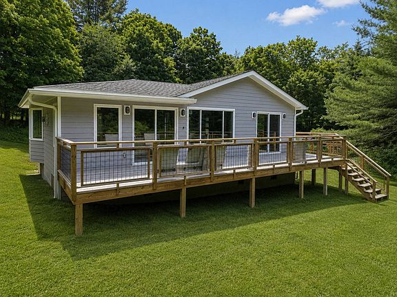 3rd image of 117 Camp Rd