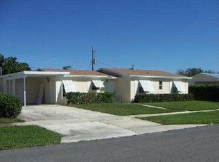 713 Juniper Dr, North Palm Beach, FL 33408