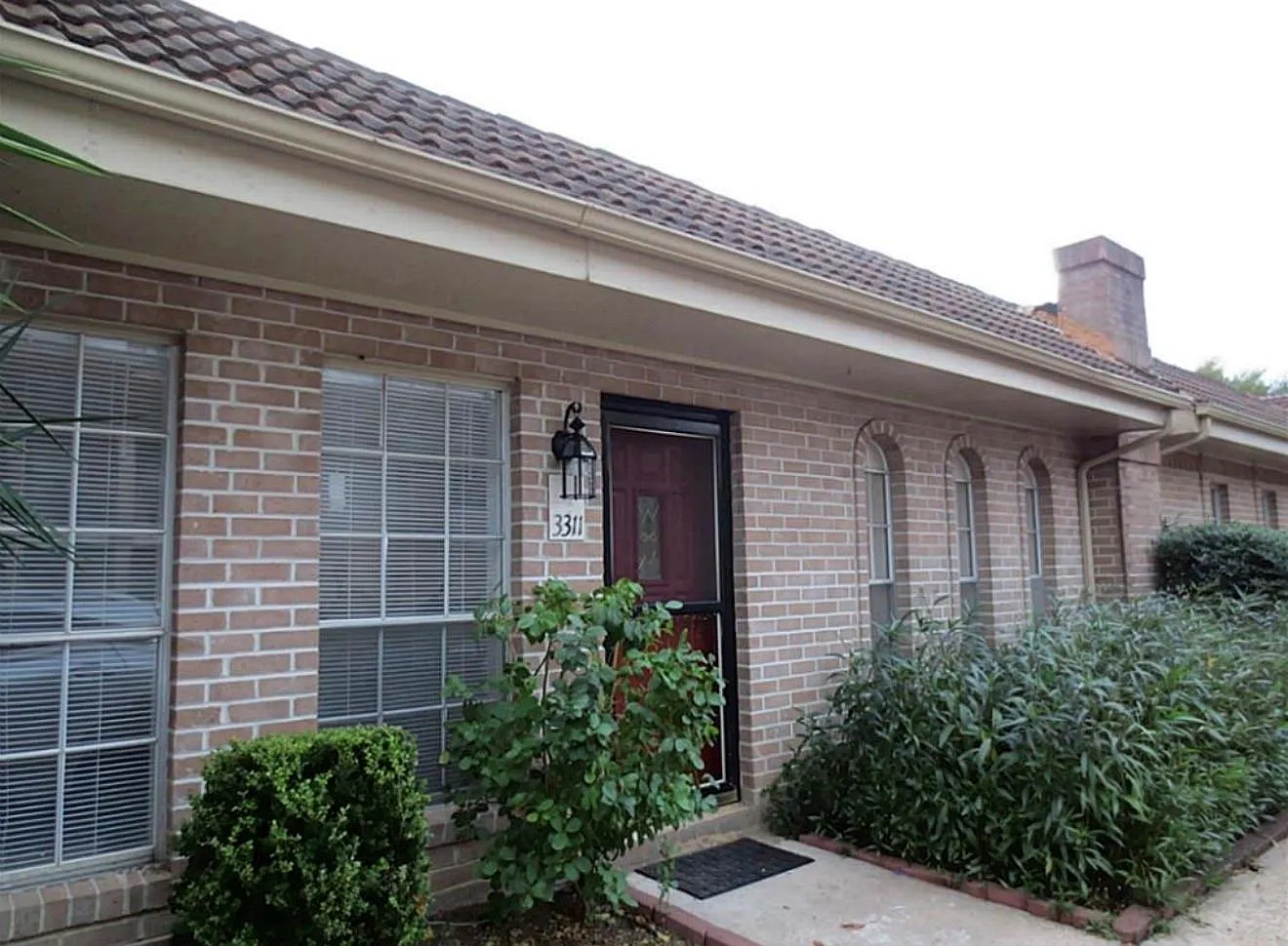 2 bed, 2.0 bath, 1884 sqft, $1,900 — Photo 2