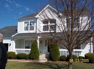 2555 Acorn Dr, Round Lake Beach, IL 60073
