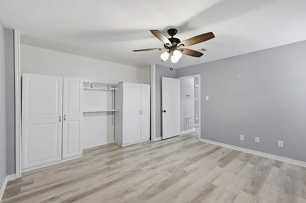 2100 Windsor Dr #11 — Photo 19