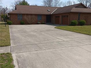 1300 Woodworth Dr, Findlay, OH