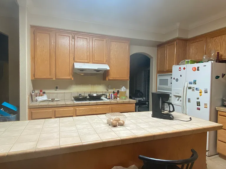 2035 Blackridge Ave — Photo 6
