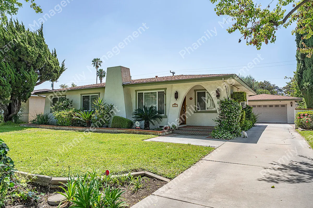 Building Photo - 320 E Las Flores Ave