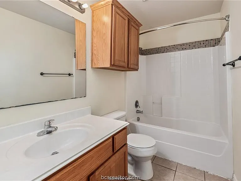 1001 Krenek Tap Rd #2105 — Photo 18
