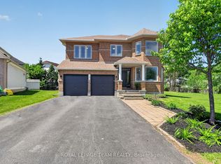 121 Muskego Cres, Ottawa, ON K2W1H6