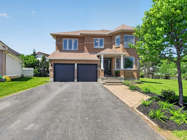 121 Muskego Cres, Ottawa, ON K2W 1H6