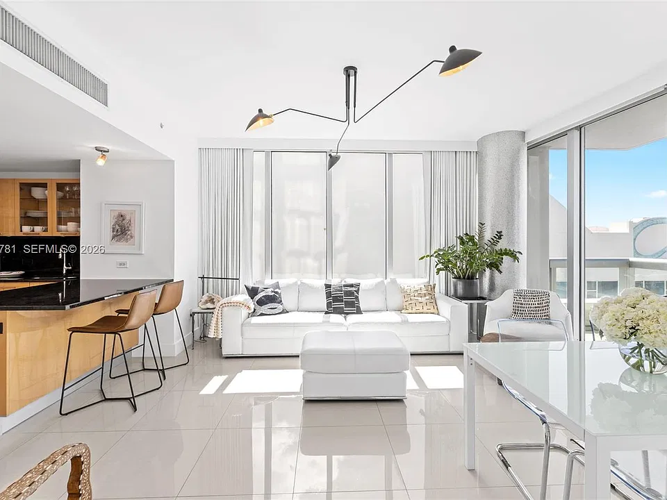 6899 Collins Ave #1709