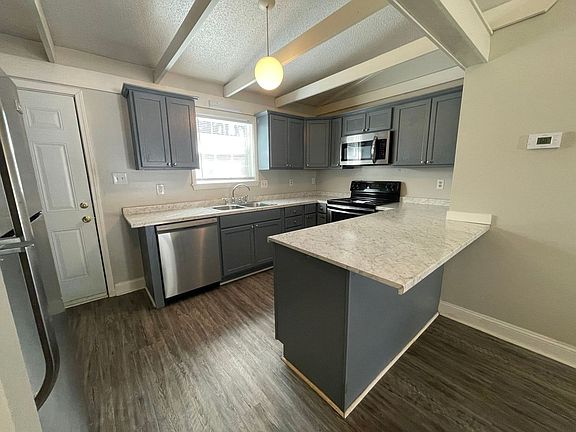 4th image of 126 Twinwood Dr