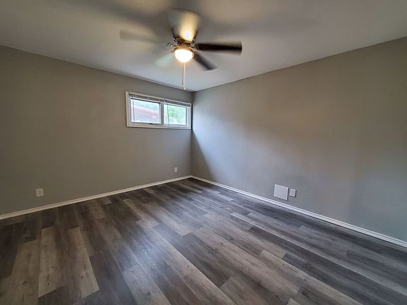 5th image of 119 River Oaks St
