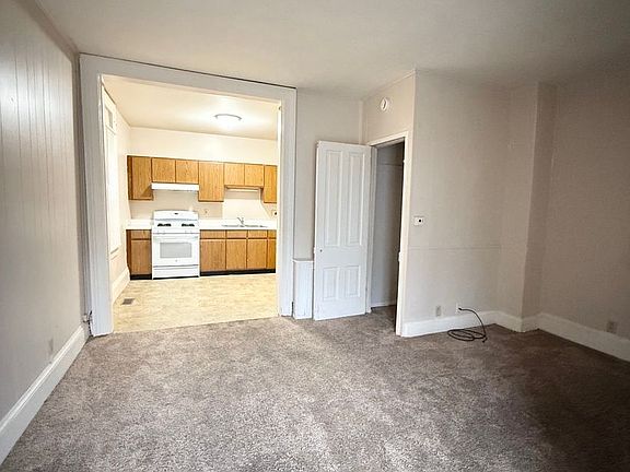 3rd image of 909-911 N 10th St #2