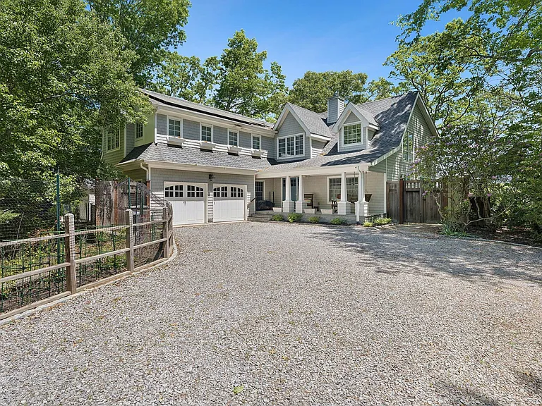 22 Wolf Swamp Ln — Photo 1