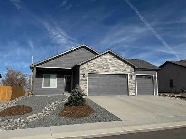 1529 Magpie Gulch St, Montrose, CO 81401