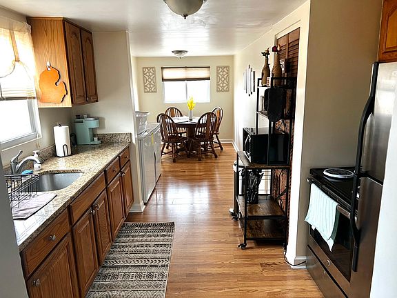 5th image of 5660 N Vernon St #2
