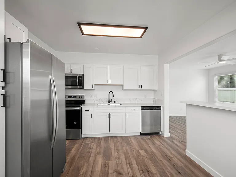 6378 Streamview Dr — Photo 6