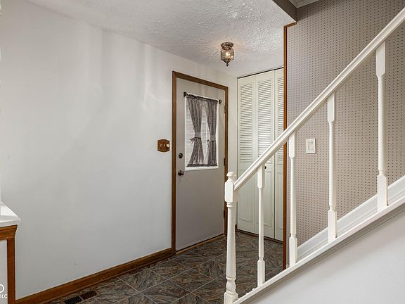 4th image of 3619 Holly Cir