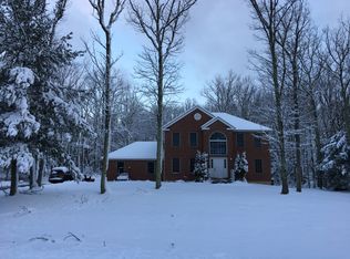 1216 Overlook Ct, Saylorsburg, PA 18353
