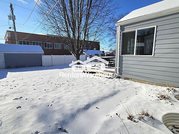 2nd image of 1986 Pinehurst Ave