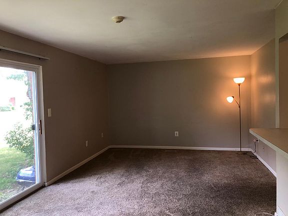 4th image of 44495 Savery Dr #104