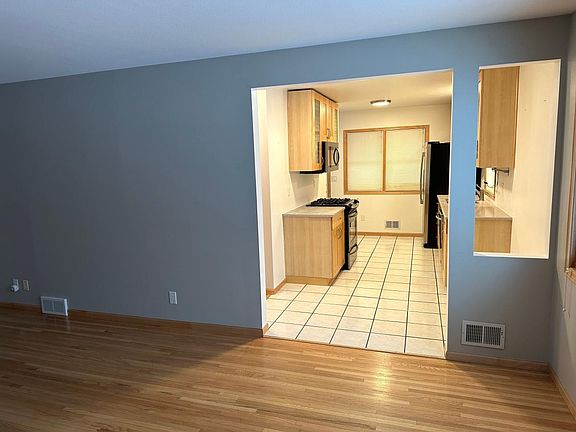 3rd image of 6408 Xerxes Ave S