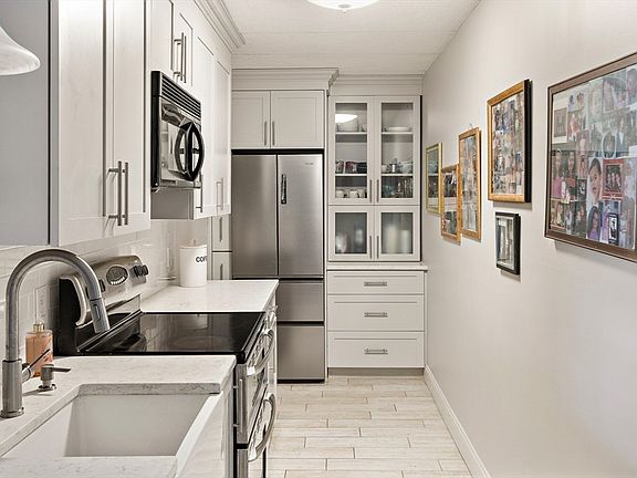 5th image of 995 Massachusetts Ave APT 404