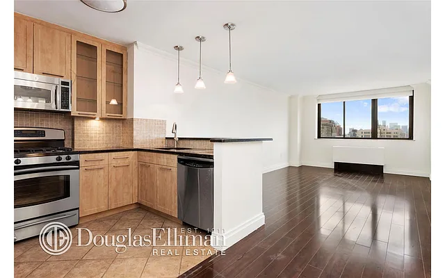 Rented by Douglas Elliman | media 21