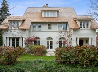 1030 Sheridan Rd, Evanston, IL 60202