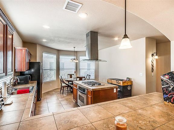 4th image of 6801 Steffers Ln