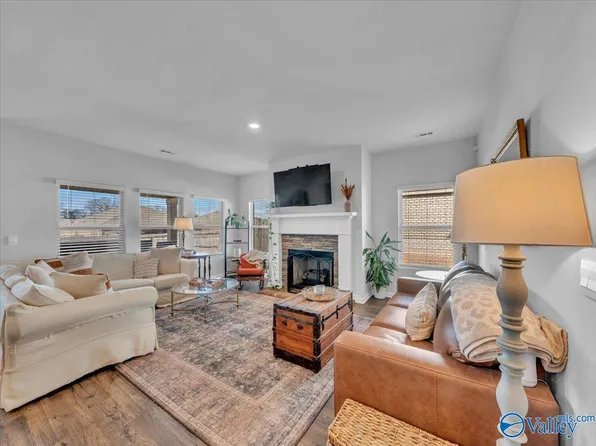 120 Branton Ct, New Market, AL 35761