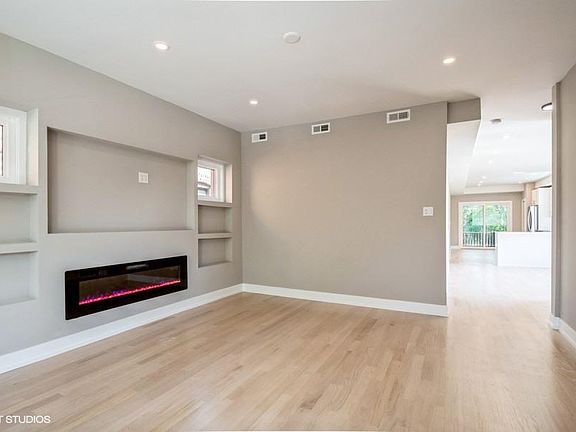5th image of 5637 N Talman Ave #2