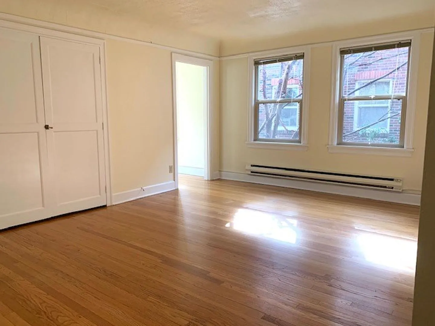 West Coast Arms Apartments — Photo 4